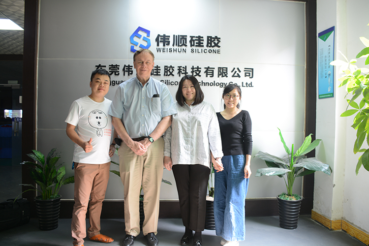 硅膠產(chǎn)品美國客戶 硅膠產(chǎn)品美國客戶